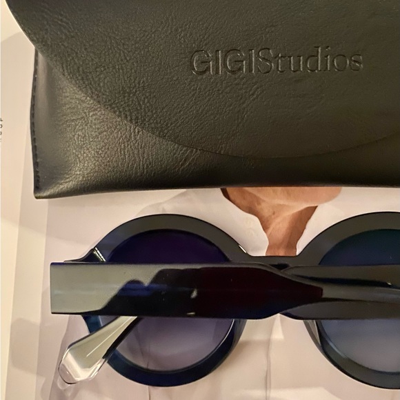 GiGi Studios Sunglasses - Picture 2 of 4